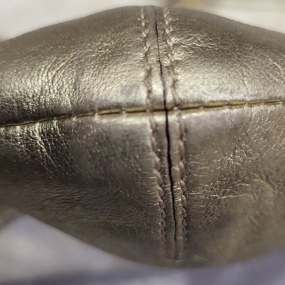 VINTAGE COACH N•A06W-3574 SIGNATURE GOLD COLOR COACH LOGO CROSSBODY BAG - Picture 9 of 11